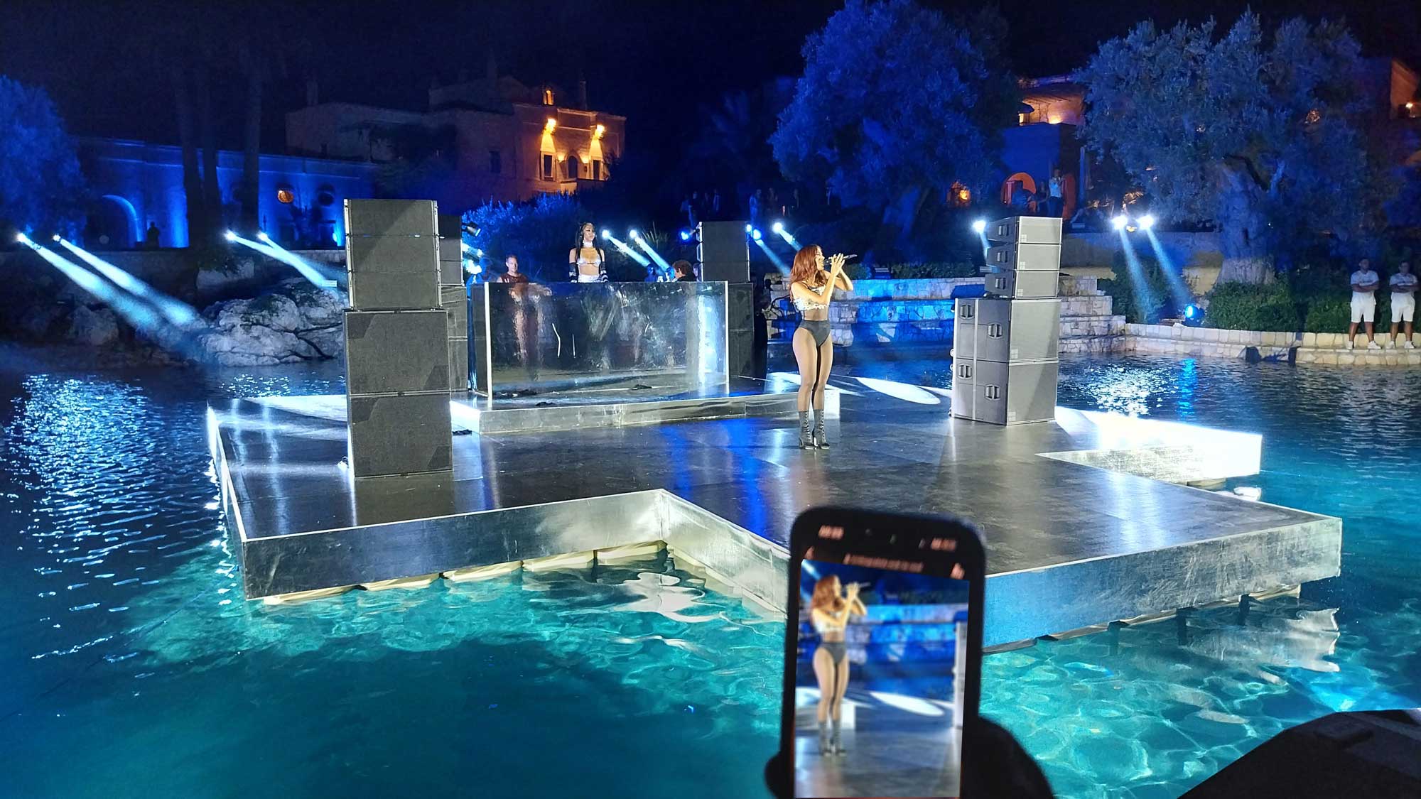 Piattaforma eventi galleggiante