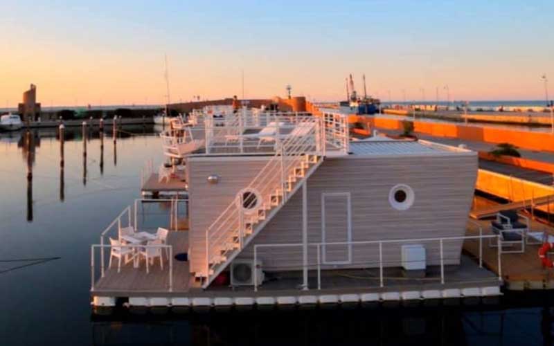 case galleggianti house boat floating resort